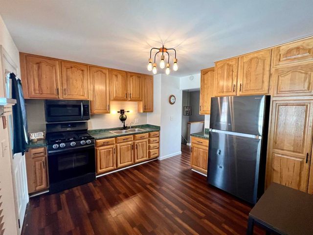 217 W 17th Avenue, Milan, IL 61264