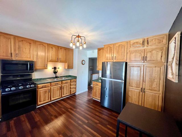 217 W 17th Avenue, Milan, IL 61264