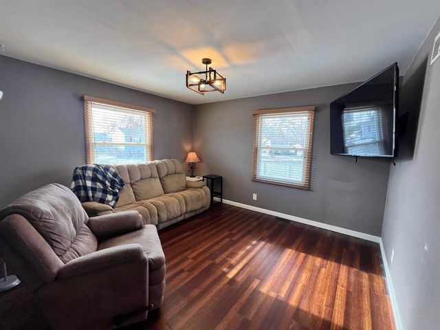 217 W 17th Avenue, Milan, IL 61264