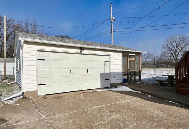 217 W 17th Avenue, Milan, IL 61264