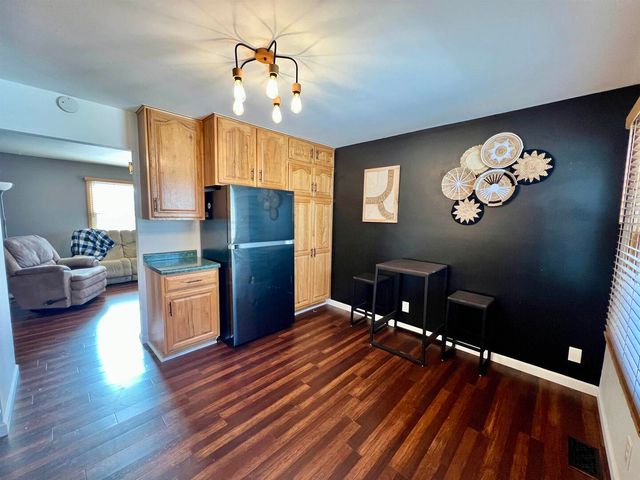 217 W 17th Avenue, Milan, IL 61264