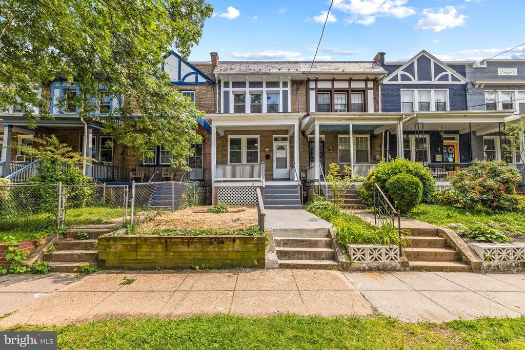 616 HAMILTON ST NW, Washington, DC 20011