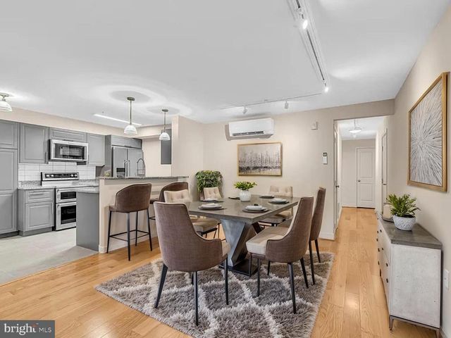 220 2ND ST SE #103, Washington, DC 20003