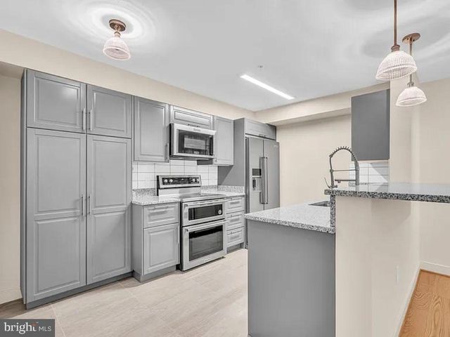 220 2ND ST SE #103, Washington, DC 20003