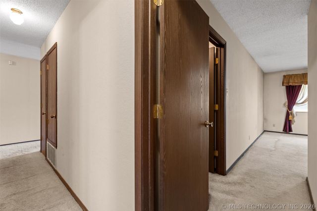 518 Carol Road, Bartlesville, OK 74003