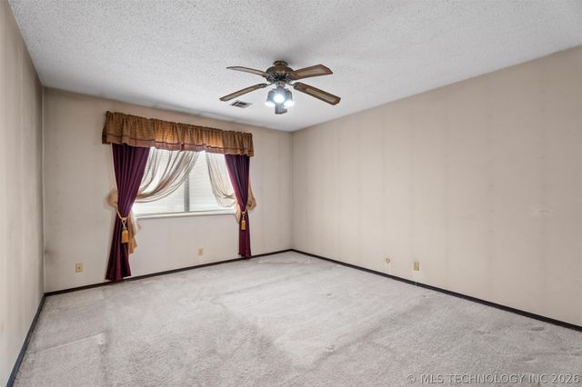 518 Carol Road, Bartlesville, OK 74003