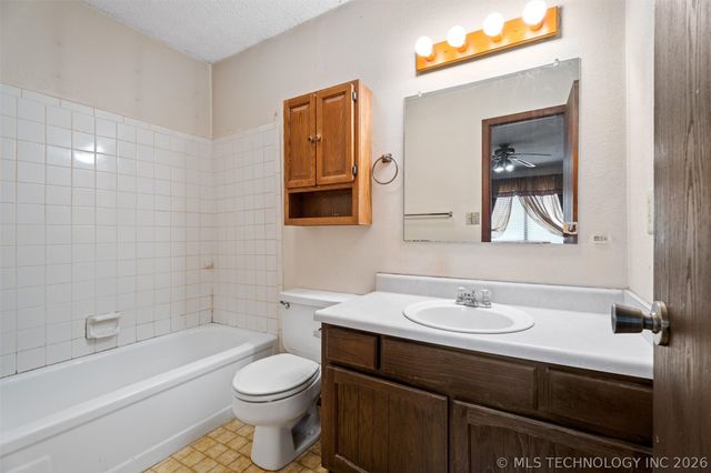 518 Carol Road, Bartlesville, OK 74003