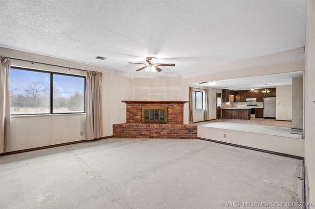 518 Carol Road, Bartlesville, OK 74003