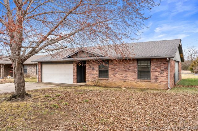 518 Carol Road, Bartlesville, OK 74003