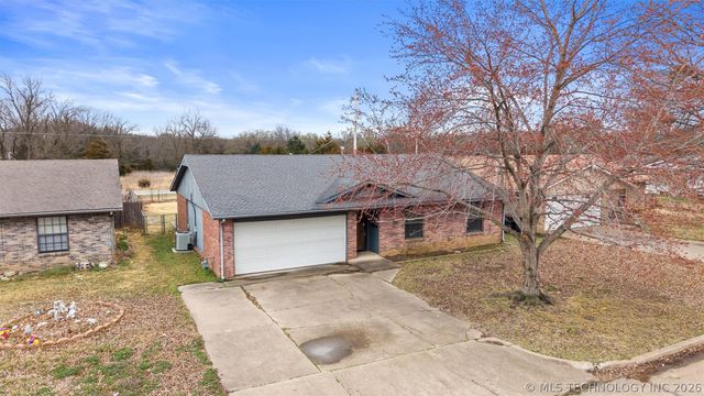 518 Carol Road, Bartlesville, OK 74003