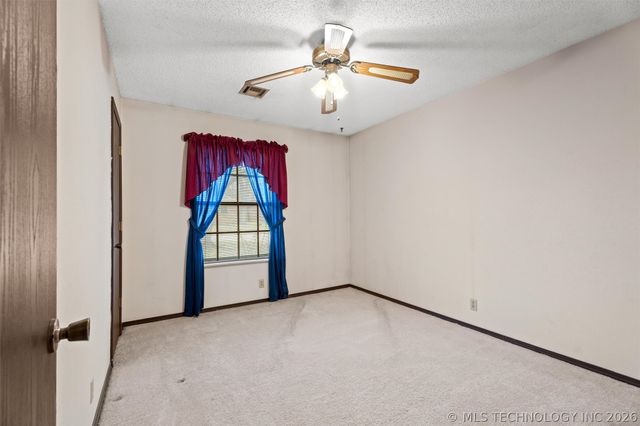 518 Carol Road, Bartlesville, OK 74003