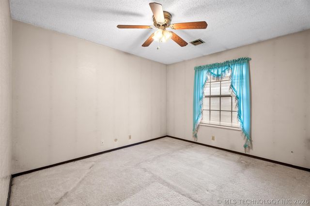 518 Carol Road, Bartlesville, OK 74003