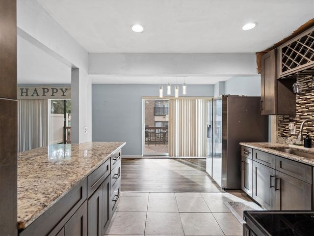 18270 University Park Drive, Livonia, MI 48152