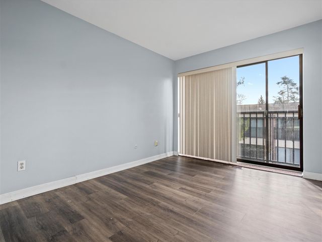 18270 University Park Drive, Livonia, MI 48152