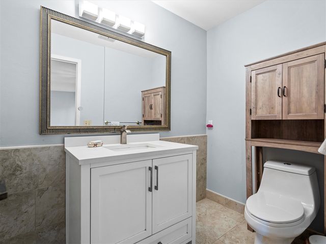 18270 University Park Drive, Livonia, MI 48152