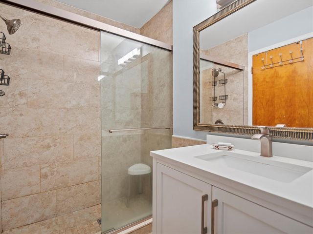 18270 University Park Drive, Livonia, MI 48152