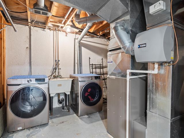 18270 University Park Drive, Livonia, MI 48152