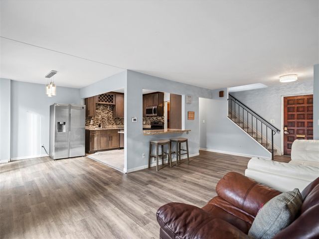 18270 University Park Drive, Livonia, MI 48152