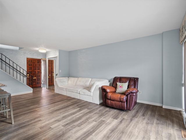 18270 University Park Drive, Livonia, MI 48152