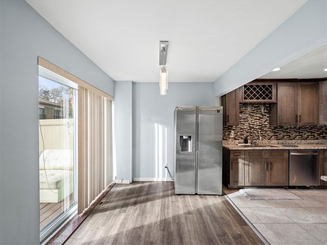 18270 University Park Drive, Livonia, MI 48152