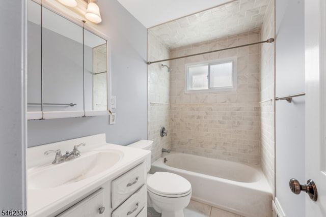492 Herrick Dr, Rockaway Twp., NJ 07801