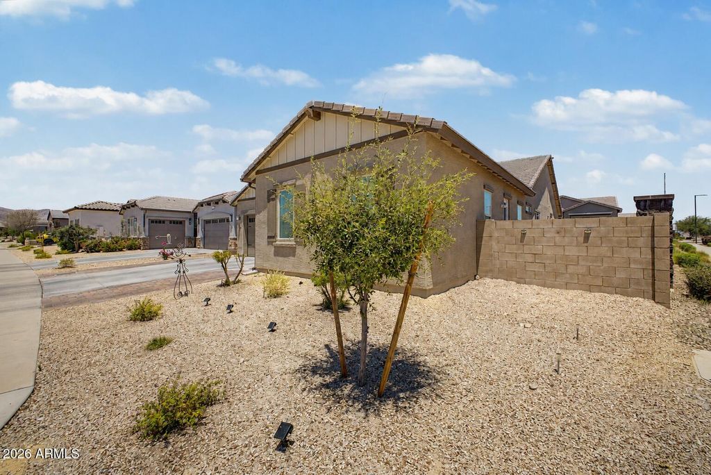 18904 W LAUREL Lane, Surprise, AZ 85388 — photo 4