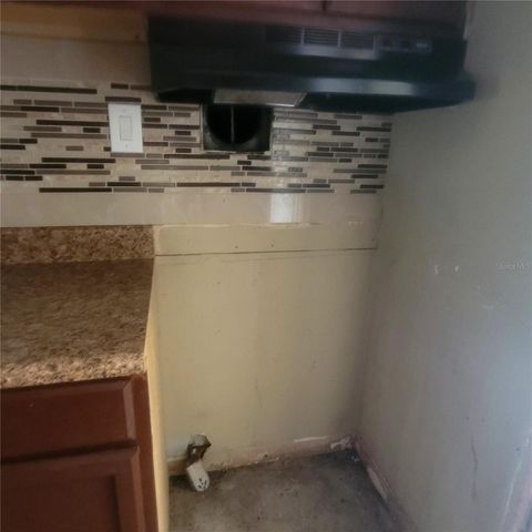7503 CORAL VINE LANE, Tampa, FL 33619