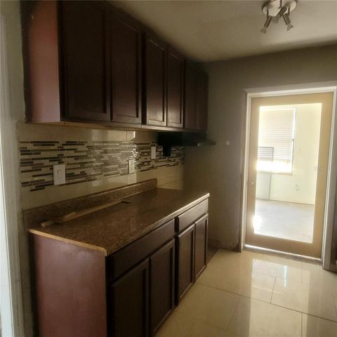 7503 CORAL VINE LANE, Tampa, FL 33619