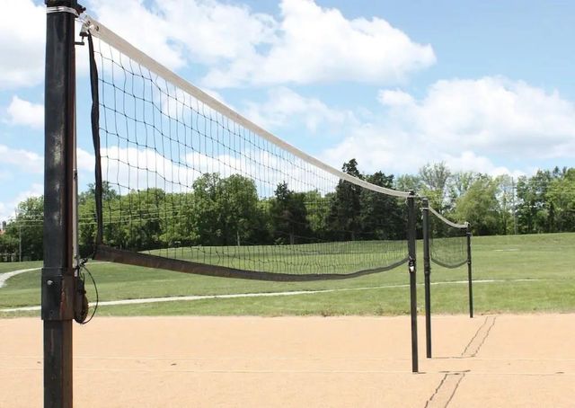 232 NE Bayview Drive, Lee's Summit, MO 64064