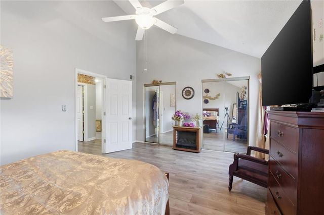 232 NE Bayview Drive, Lee's Summit, MO 64064