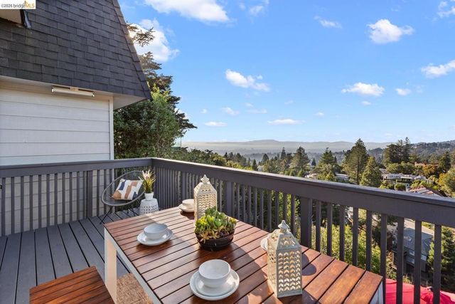 6305 Melville Dr, Oakland, CA 94611