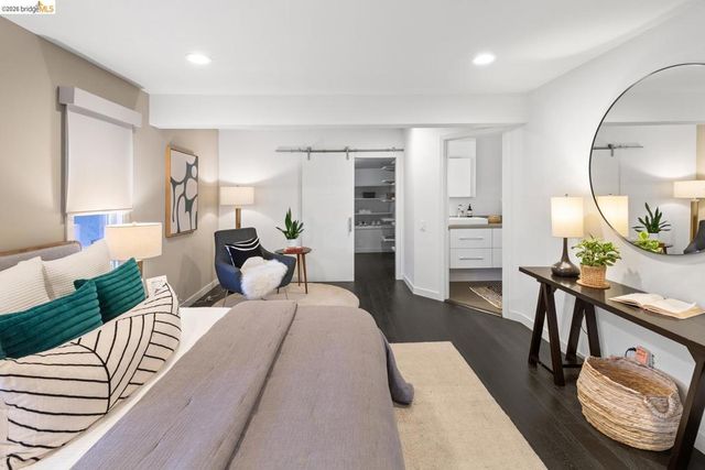 6305 Melville Dr, Oakland, CA 94611