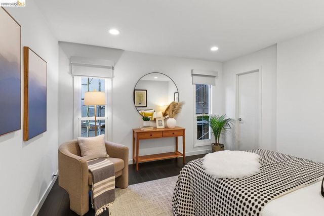 6305 Melville Dr, Oakland, CA 94611