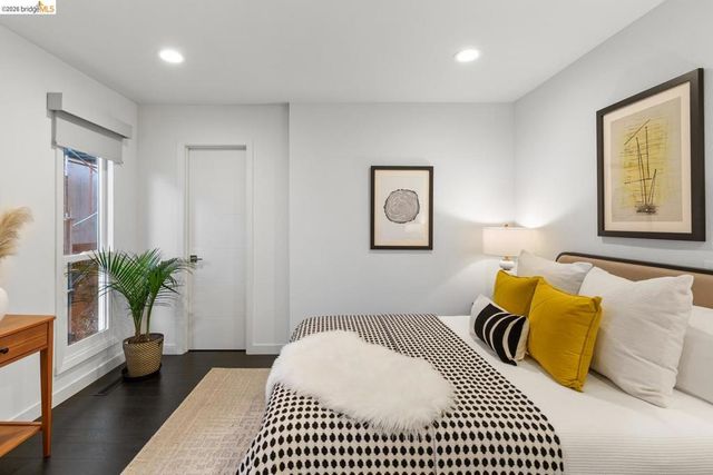 6305 Melville Dr, Oakland, CA 94611
