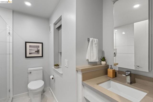 6305 Melville Dr, Oakland, CA 94611