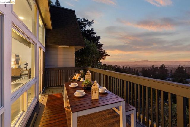 6305 Melville Dr, Oakland, CA 94611
