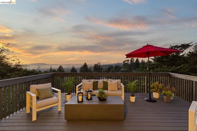 6305 Melville Dr, Oakland, CA 94611