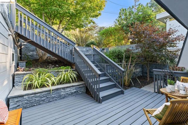 6305 Melville Dr, Oakland, CA 94611