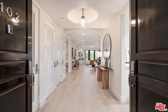 11715 Chenault Street 102, Los Angeles, CA 90049