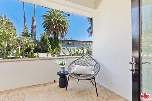 11715 Chenault Street 102, Los Angeles, CA 90049