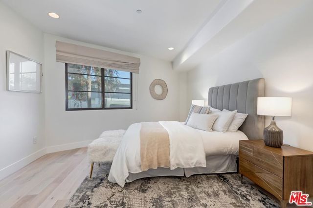 11715 Chenault Street 102, Los Angeles, CA 90049