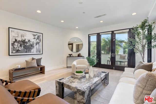 11715 Chenault Street 102, Los Angeles, CA 90049