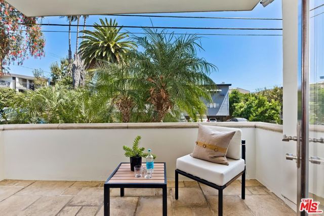 11715 Chenault Street 102, Los Angeles, CA 90049