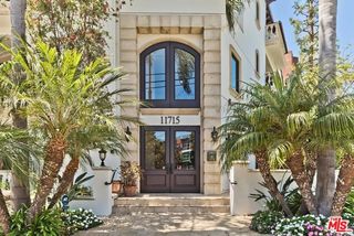 11715 Chenault Street 102, Los Angeles, CA 90049
