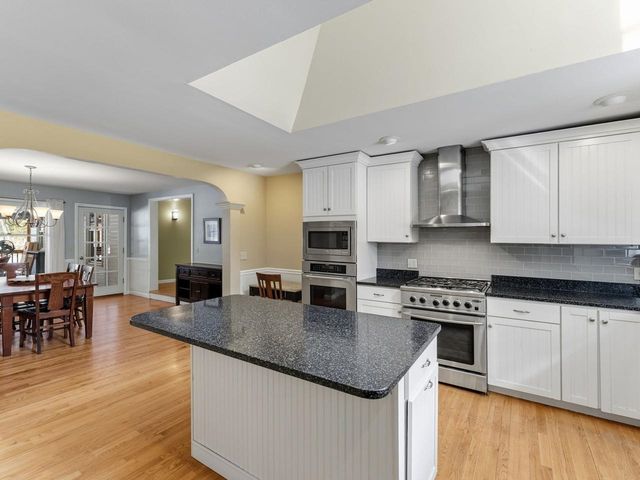 60 Catella Road, Essex, VT 05452