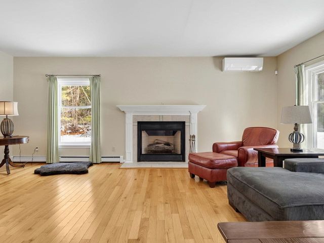 60 Catella Road, Essex, VT 05452