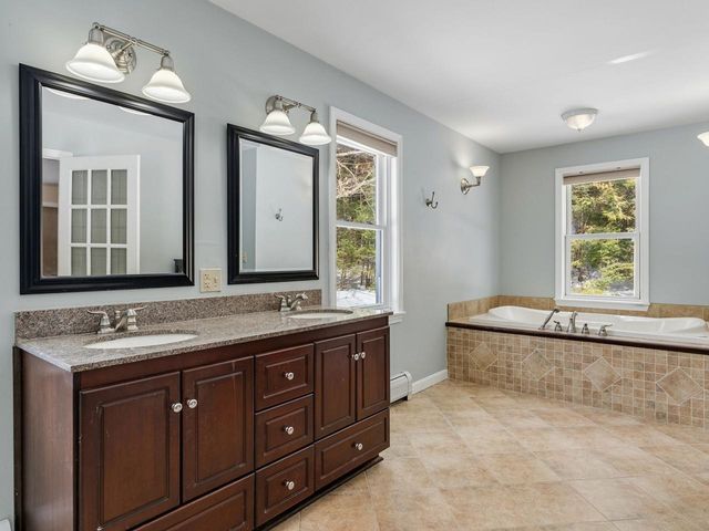 60 Catella Road, Essex, VT 05452