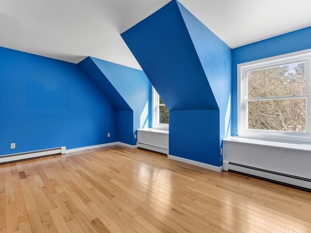 60 Catella Road, Essex, VT 05452