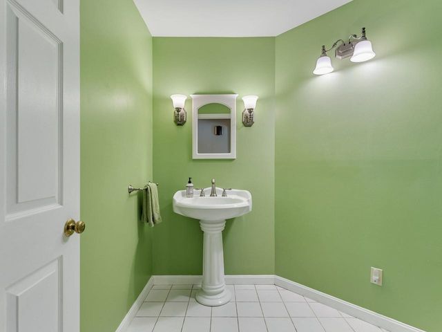 60 Catella Road, Essex, VT 05452