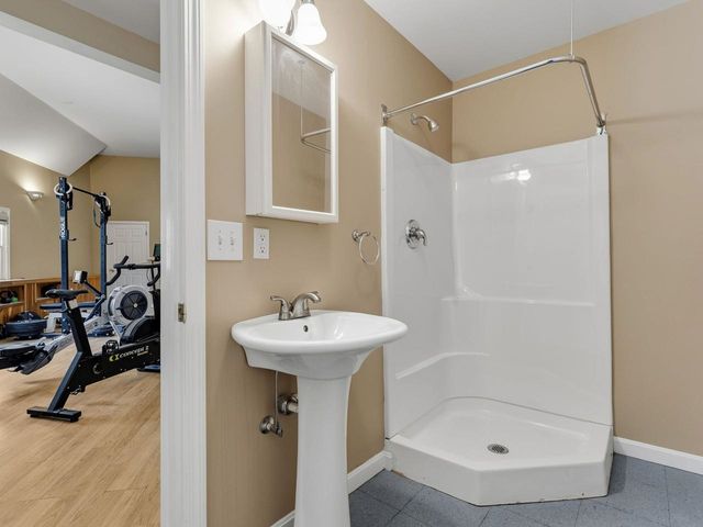 60 Catella Road, Essex, VT 05452